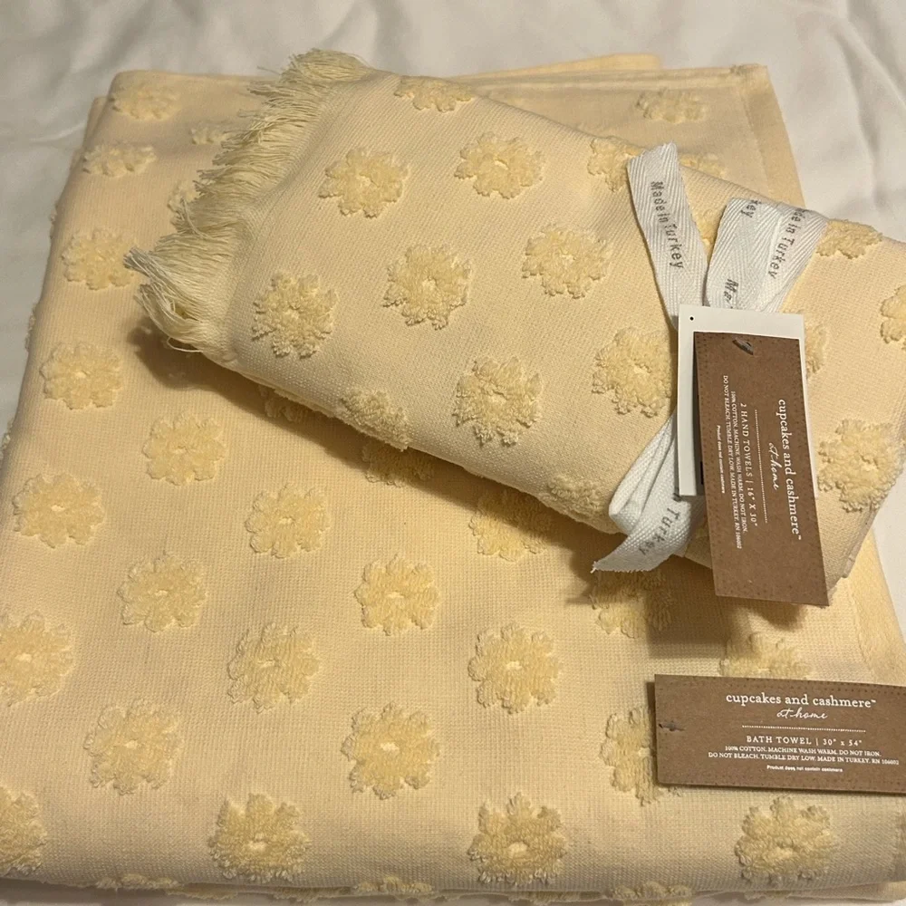 Cupcakes and Cashmere 4 pc Bath Towels  Set 100% Cotton NEW! - Picture 6 of 6